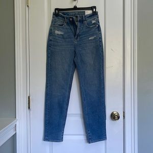 American Eagle Straight Mom Jeans